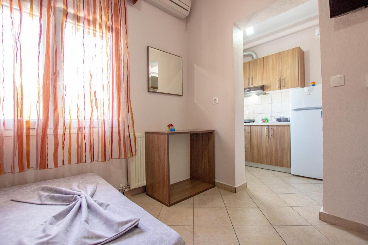 Vordos Rooms Vrasná Esterno foto
